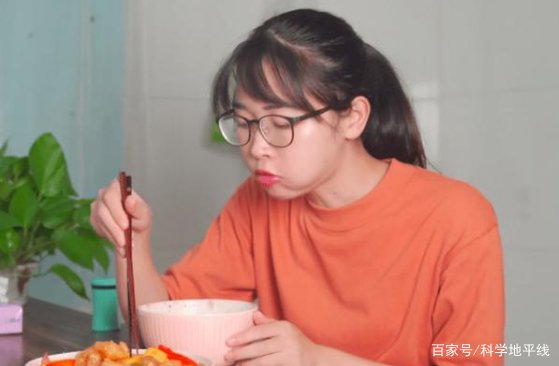 网红圈水太深,吧唧小兔人设又换了,现在成什么样子了呢?
